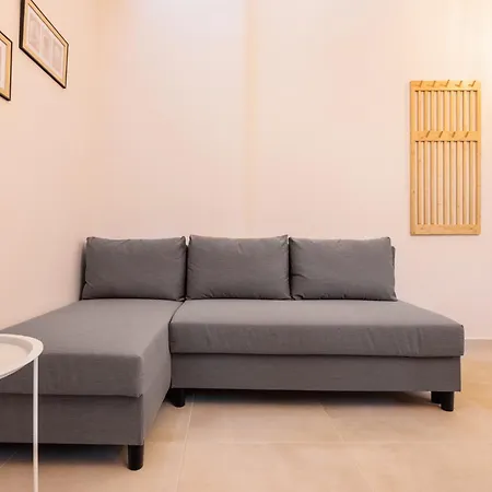 F & B Collection - Flat For 5