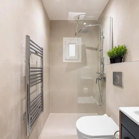 Apartment F & B Collection - Flat For 5